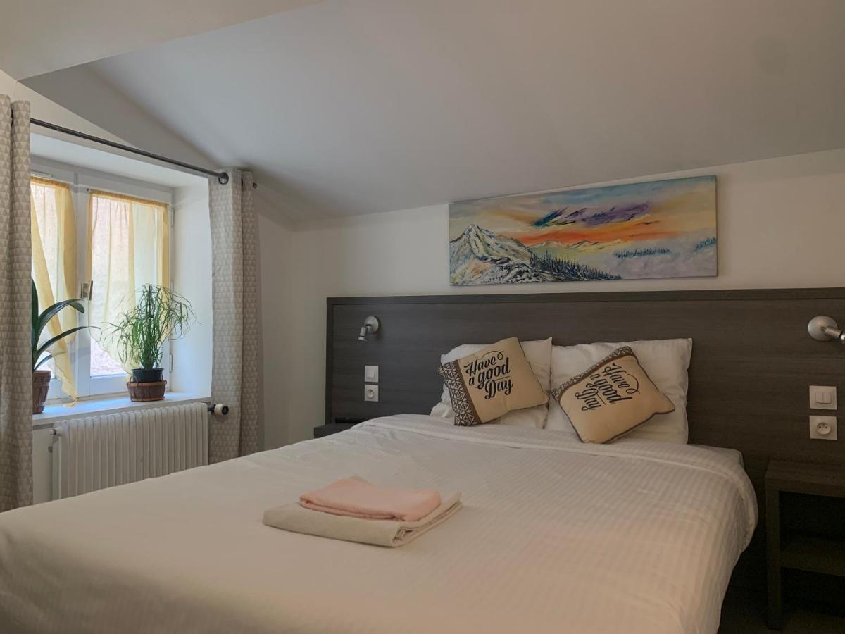 Logis Hotel Restaurant & Pizzeria Vuillot Cuiseaux Екстер'єр фото