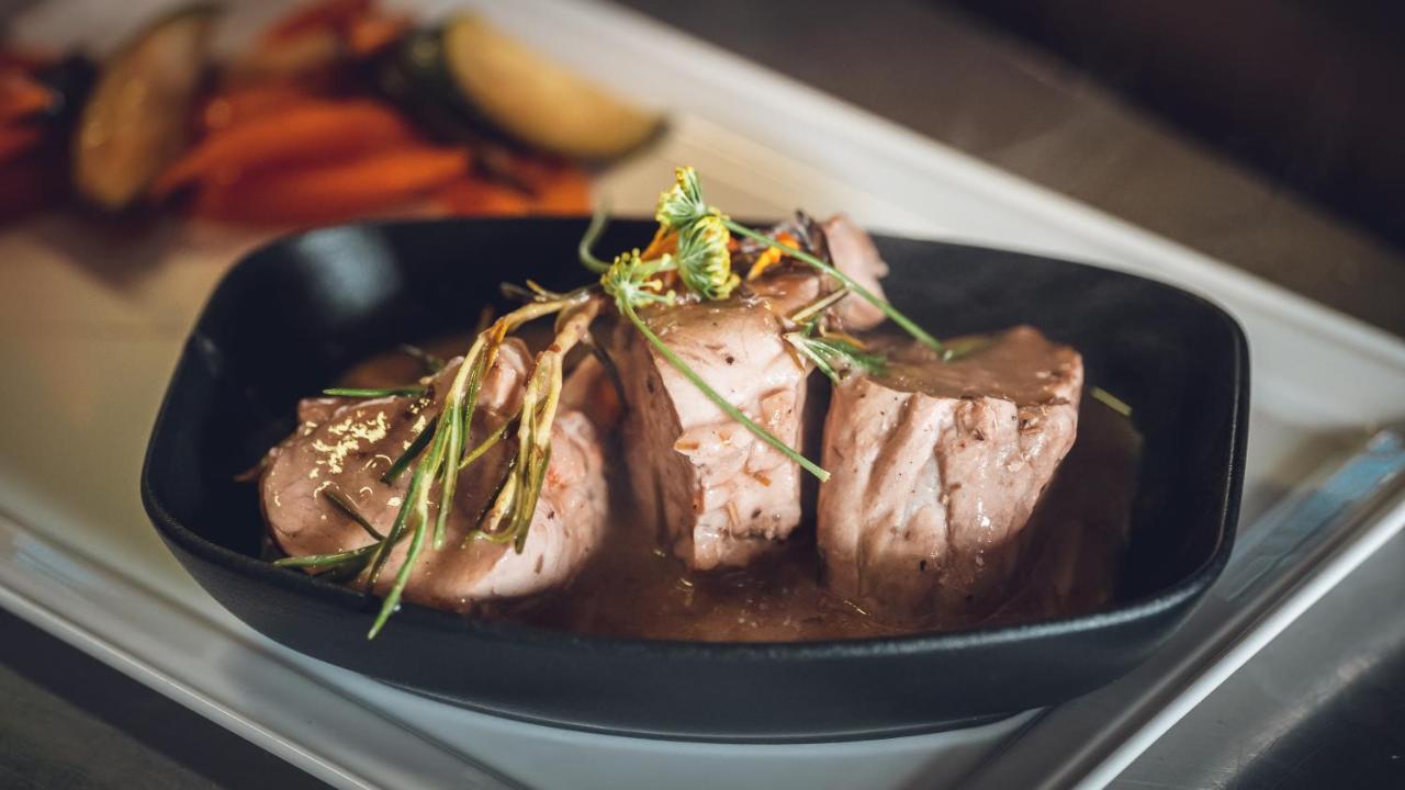 Logis Hotel Restaurant & Pizzeria Vuillot Cuiseaux Екстер'єр фото