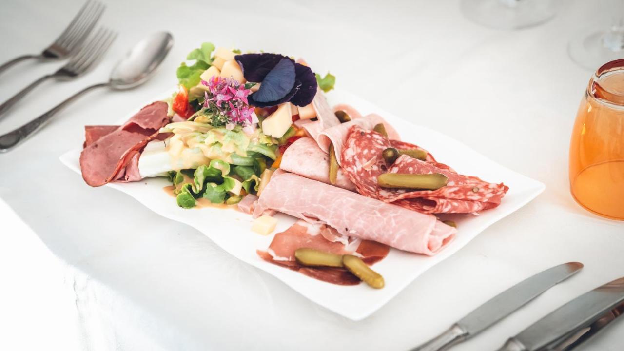 Logis Hotel Restaurant & Pizzeria Vuillot Cuiseaux Екстер'єр фото