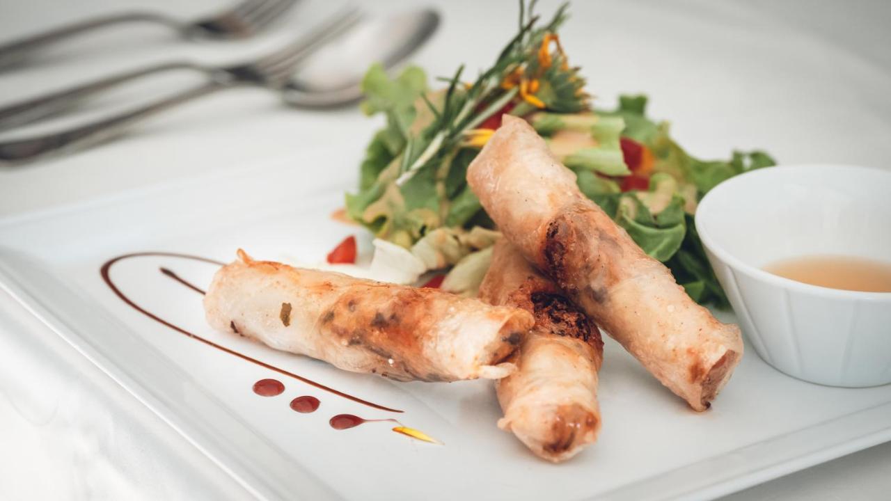 Logis Hotel Restaurant & Pizzeria Vuillot Cuiseaux Екстер'єр фото