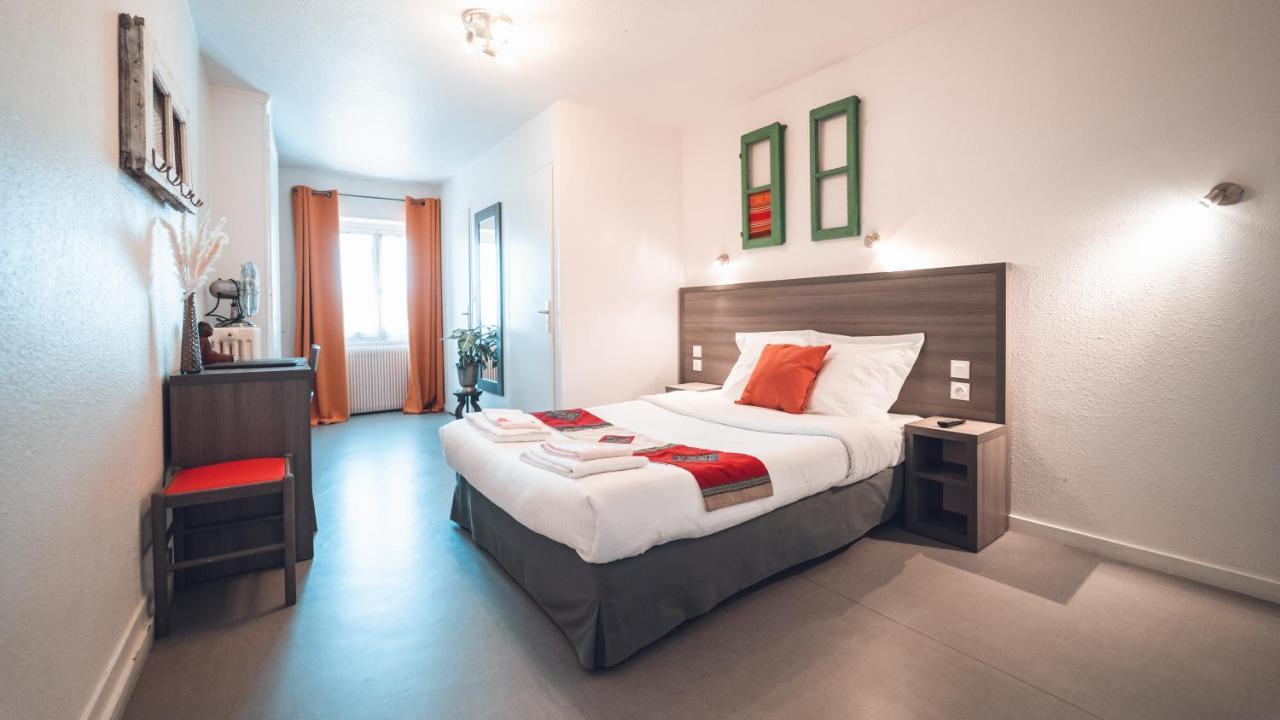 Logis Hotel Restaurant & Pizzeria Vuillot Cuiseaux Екстер'єр фото