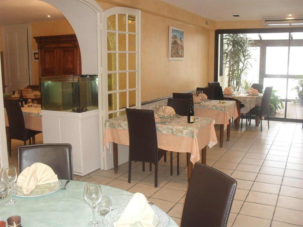 Logis Hotel Restaurant & Pizzeria Vuillot Cuiseaux Екстер'єр фото