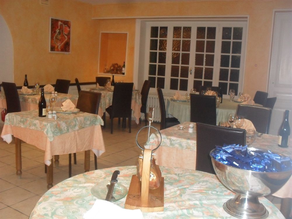 Logis Hotel Restaurant & Pizzeria Vuillot Cuiseaux Екстер'єр фото